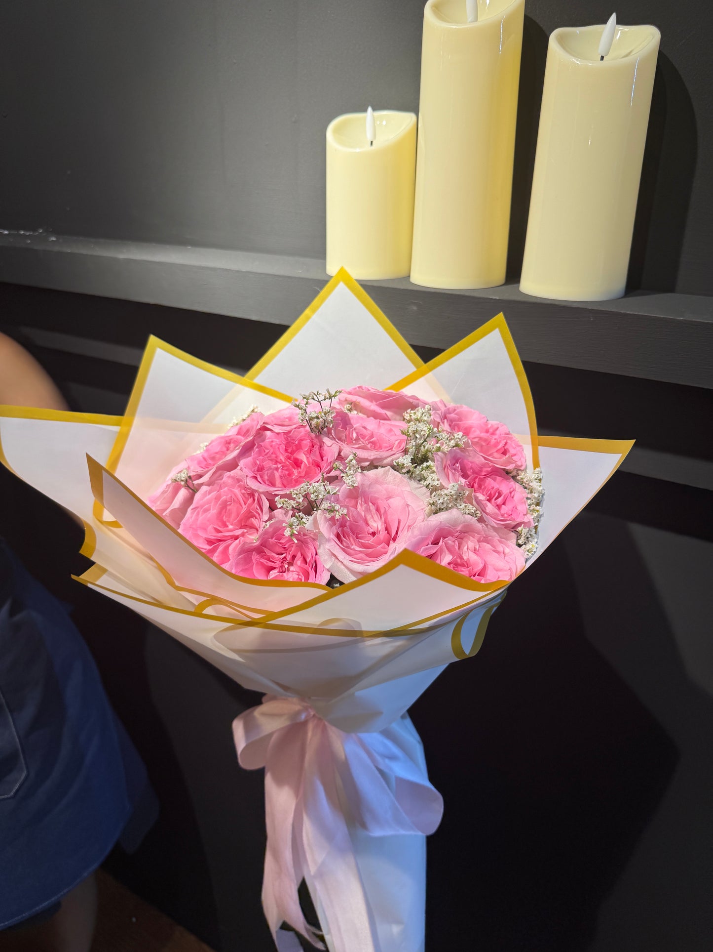 Rozze Signature Roses Bouquet